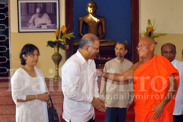 Indian HC visits Mahabodhi Society