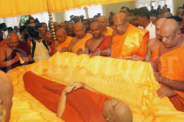 Sobitha Thera’s remains lie in-state at Sri Naga Viharaya