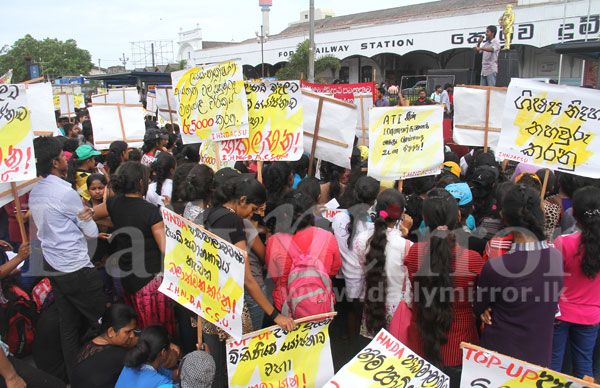 IUSF protest at Fort 