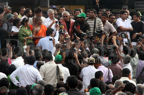 Video: Protest in Fort