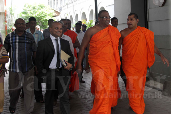 Video: Gnanasara Thera gets bail