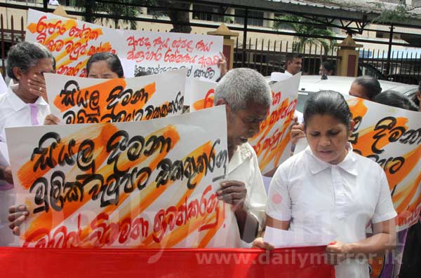 Protest by health services union