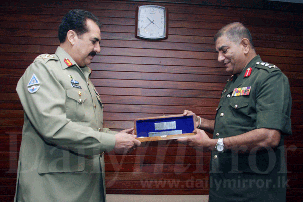 General Sharif calls on CDS