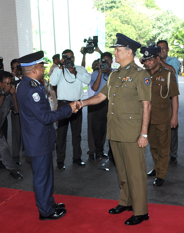 Video: Maldivian Police Chief welcomed