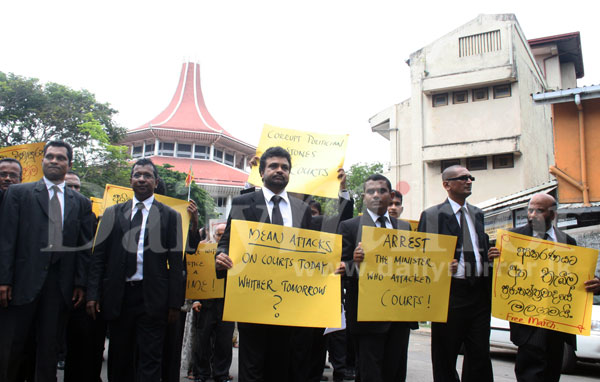 Lawyers protest against Mannar incident