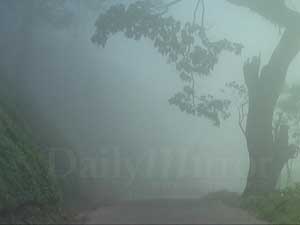 Fog descends on Lunugala-Badulla Rd.