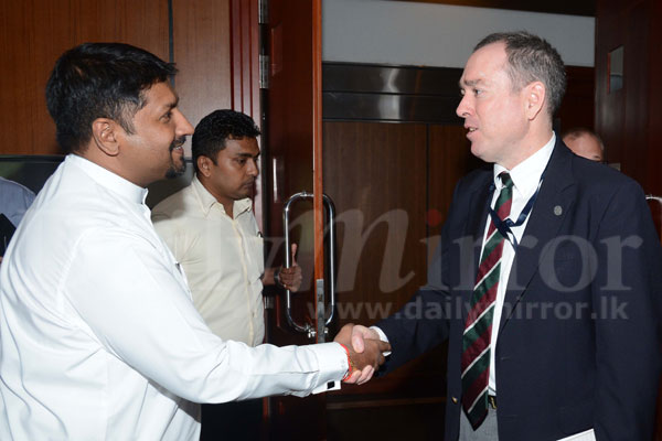 US counterterrorism officer calls on state minister of defence