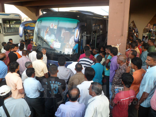 Matara-Colombo Expressway bus service launched