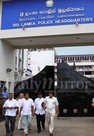 UNP MPs meet IGP