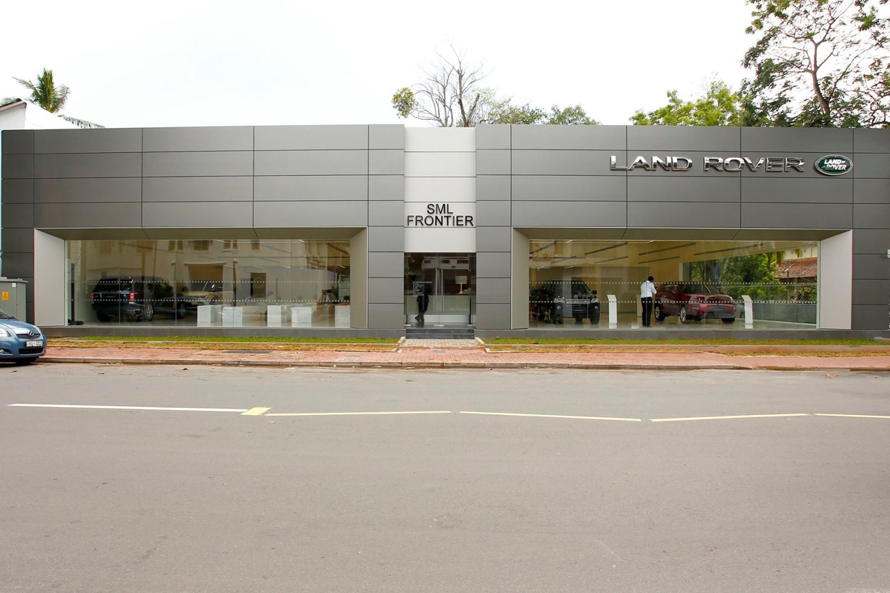 Land Rover launches prestigious Showroom in Colombo 07