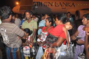 Lankan pilgrims return from TN