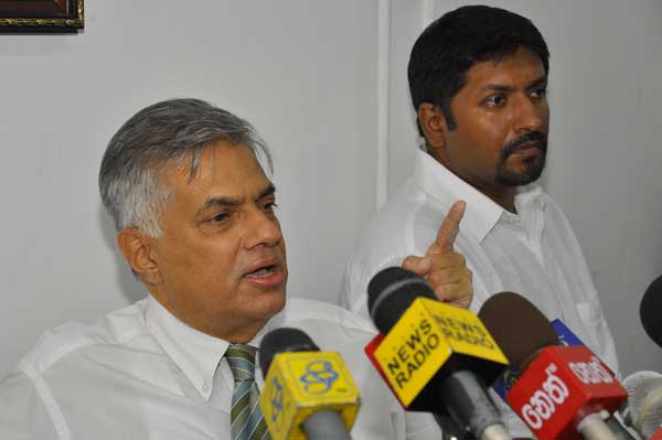 Ranil meets undergrads and graduates