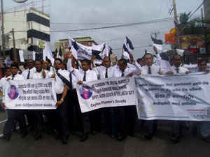 Video: Planters protest