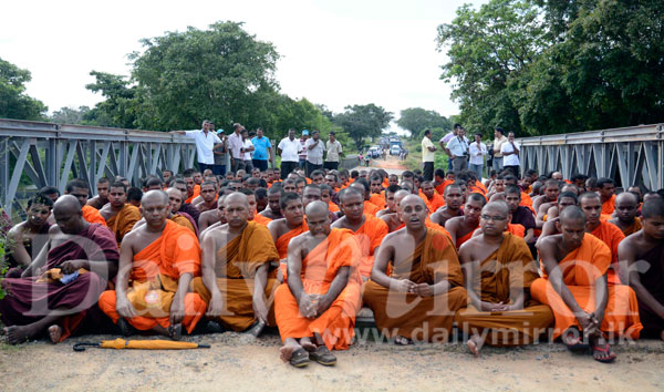 Sathyagraha held to protect Wilpattu