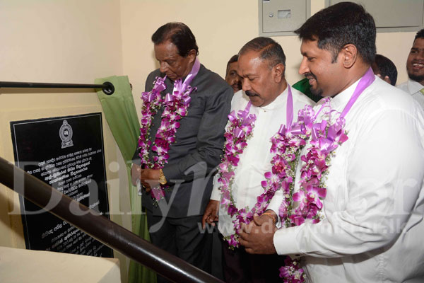 Video: Ministers at lab opening