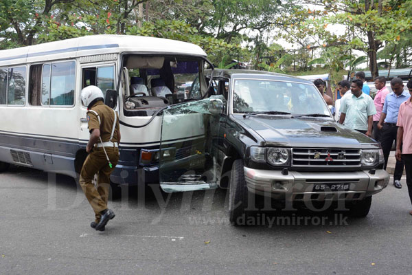 Accident at D. R. Wijewardene Mawatha