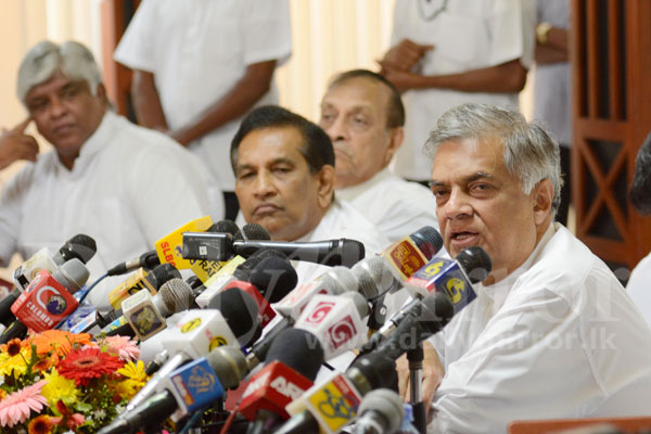 Ranil briefs media