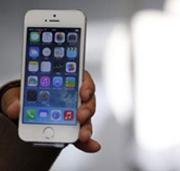U.S. judge dismisses Apple consumer lawsuit over data privacy