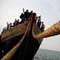 Video: Boat with asylum seekers capsized