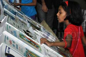 Video: Thousands throng Book Fair