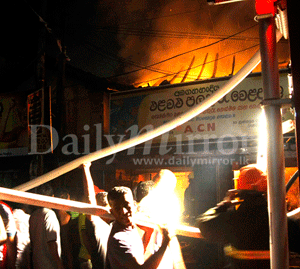 Two shops gutted by fire in Rajagiriya