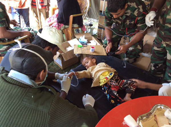 SL Army treats Nepali earthquake victims