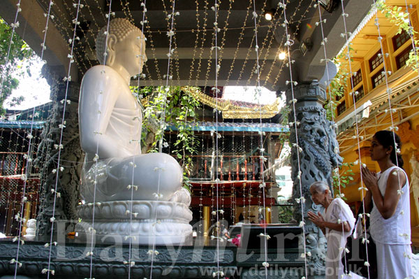 Religious observances at Gangarama Temple