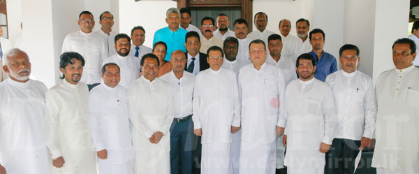 President with new SLFP organisers