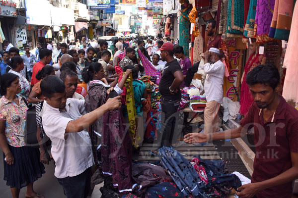 Pettah crowded with Avurudu shoppers