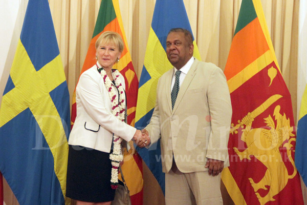 Swedish FM calls on Minister Samaraweera