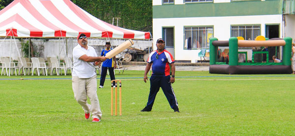 Atul Keshap plays cricket in Colombo