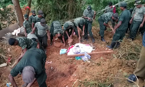 Rescue mission at Aranayake and Bulathkohupitiya