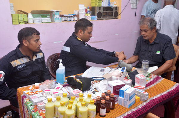 Indian and SL Navies conduct joint health camps