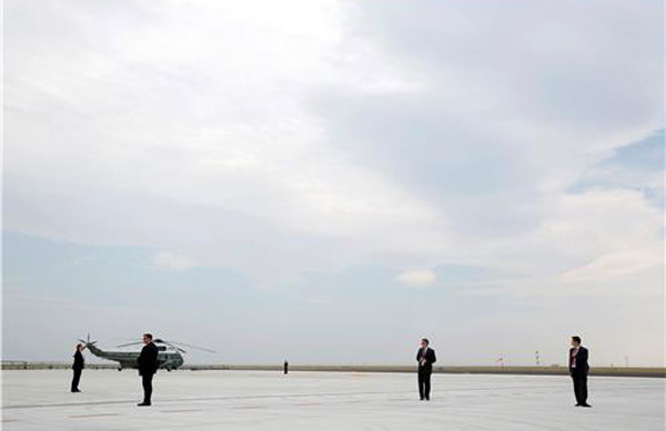 Obama visits Hiroshima bomb site