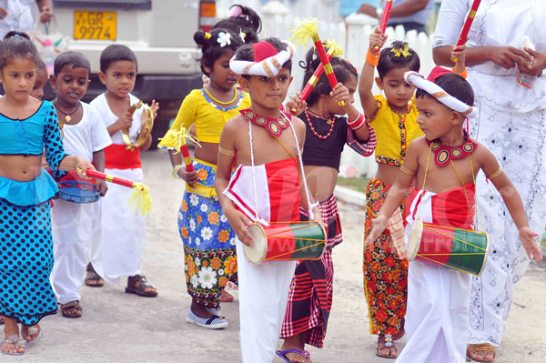 SLAF kids’ Poson Perahera