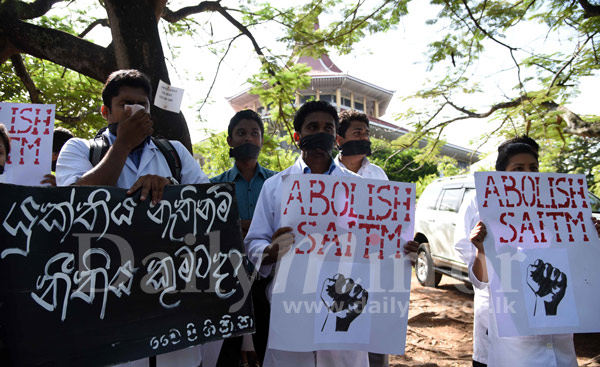 Video: Protest against SAITM