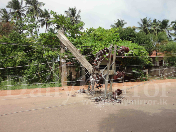 Gale causes extensive damage in Nattandiya town