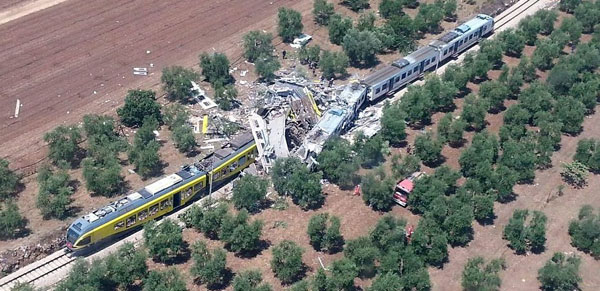 Video: Italy train crash leaves at least 20 dead