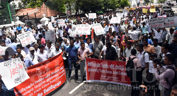 Uni. trade union protest