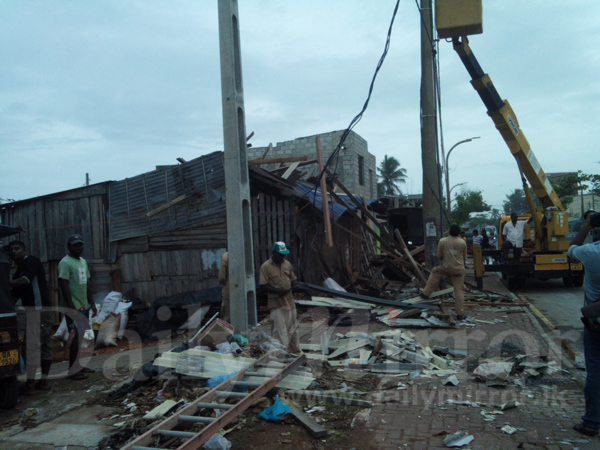 Gale force wind hits Moratuwa