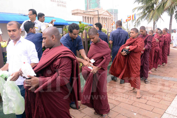 Monks on pindapatha