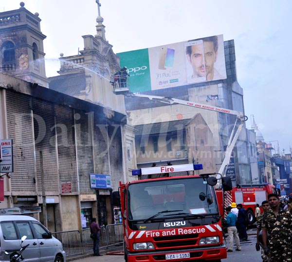 Fire breaks out in book shop at Olcott Mawatha