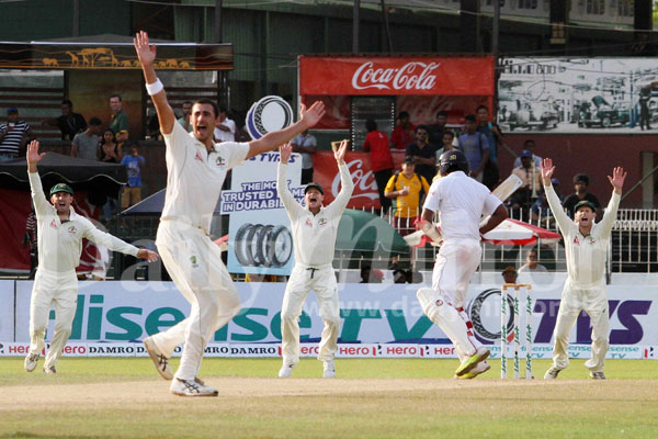 Sri Lanka 22/1 at close on day three