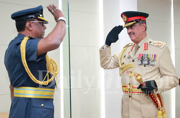  Video: Air Force Chief calls on Field Marshal