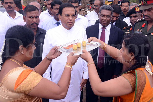 Nalinakapuram project: President hands over 100 houses