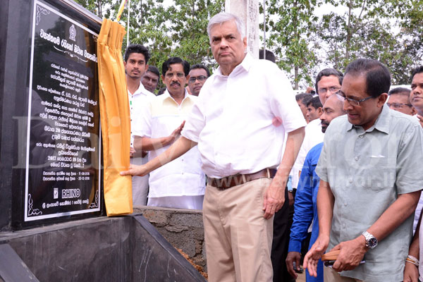 Aranayaka victims receive houses