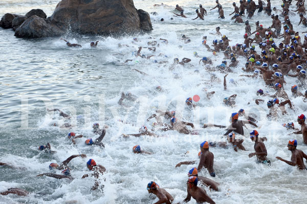 Thousands in ‘Two Mile Sea Swim’ competition