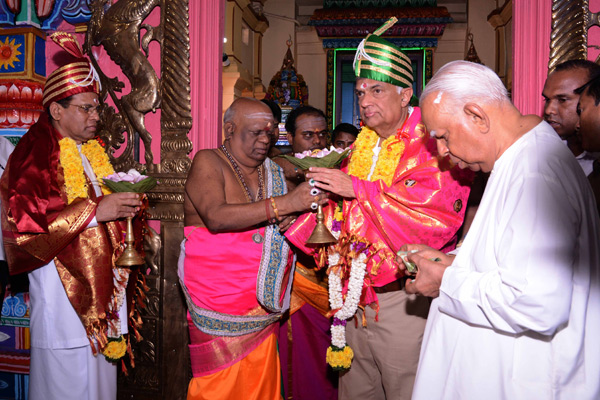 MS, Ranil and Sambandan in pooja at Trinco Kali Kovil