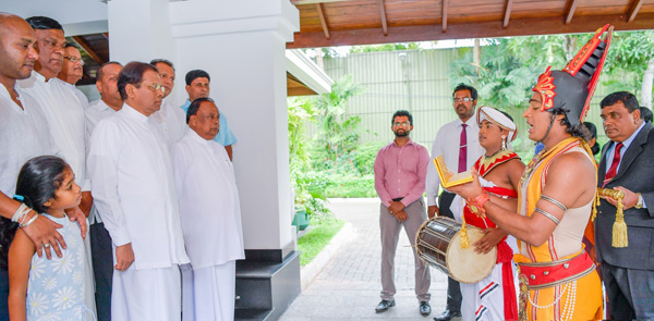 Avurudu Neketh Seettuwa handed over to President 