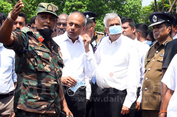 Video: Ranil visits Meethotamulla